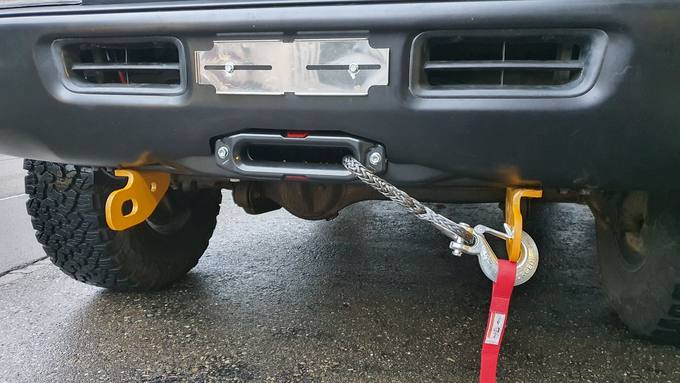 Seilwinden-Einbau – Arbeit der Carrosserie Helg