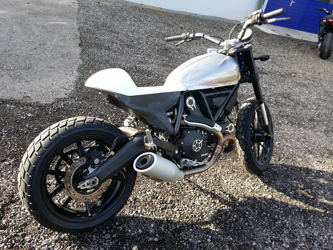 Motorräder – Arbeit der Carrosserie Helg