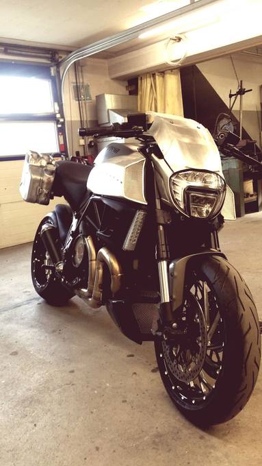 Motorräder – Arbeit der Carrosserie Helg
